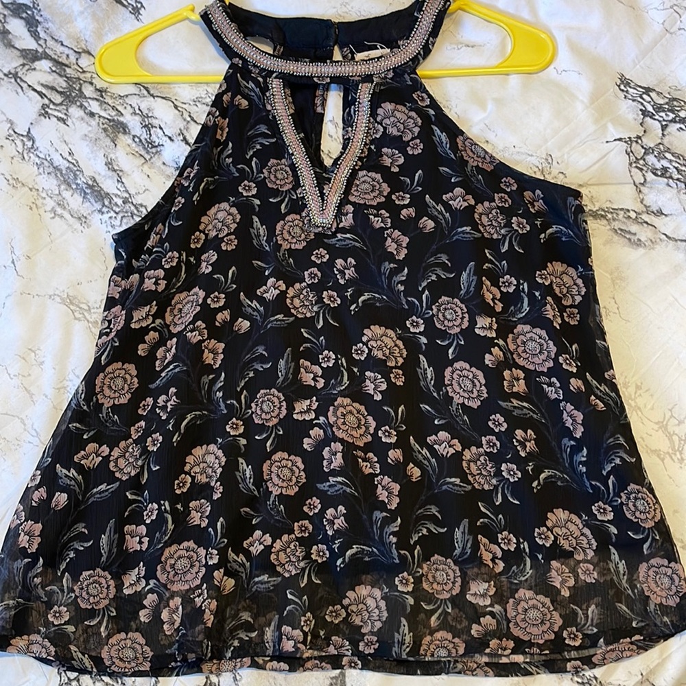 Hollister Key-Hole cutout top